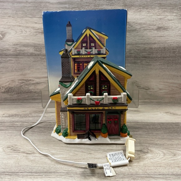 Vintage Rare Christmas Delights Handpainted Porcelain Lighted House Skate & Ski - Picture 3 of 11